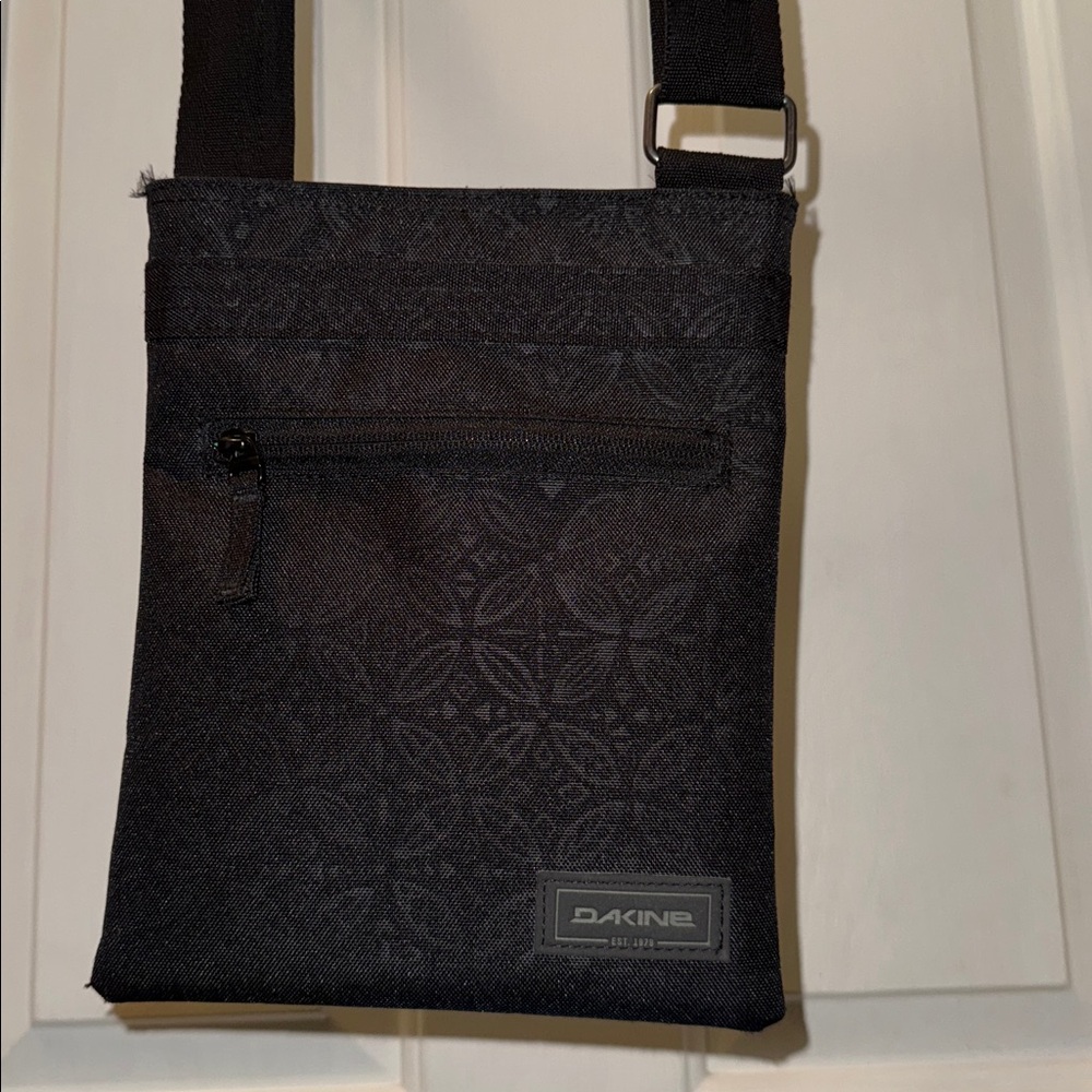 Dakine Black Patterned Shoulder/Crossbody Bag